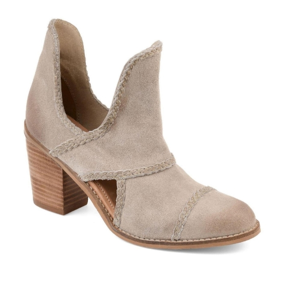Journee Collection Shoes - JOURNEE Collection Leather Contrast Cutout Bootie in Off White/Stone